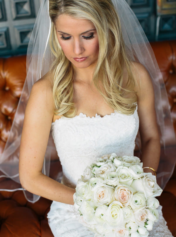 Bridal portrait at The Petroleum Club of Houston